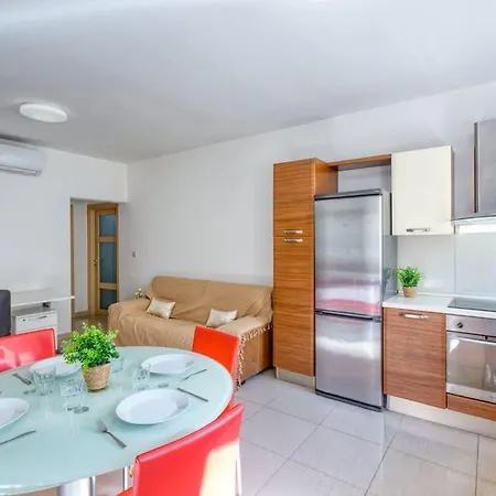Appartamento Near Promenade & Ferries Tal-Hriereb