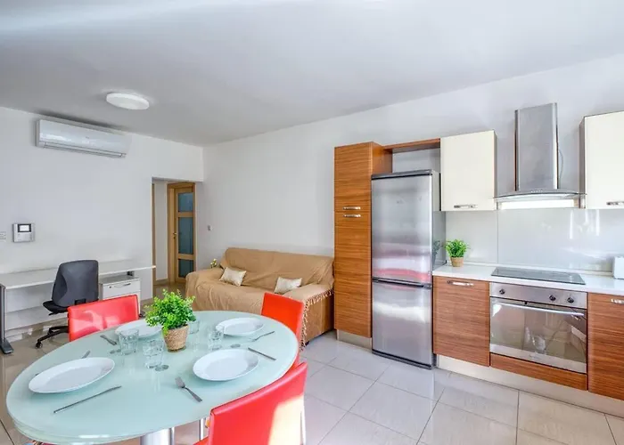 Appartamento Near Promenade & Ferries Tal-Hriereb