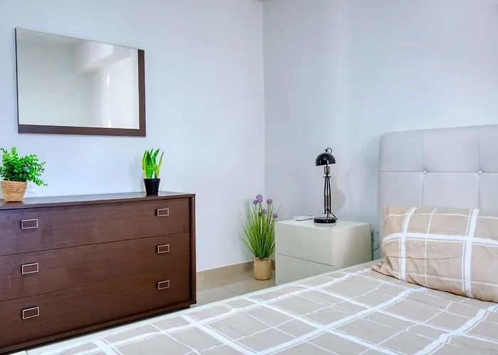 Near Promenade & Ferries * Tal-Hriereb