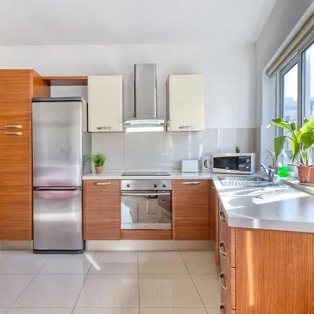 Spacious 1Br, Walk To Sliema & Waterfront Apartment Tal-Hriereb
