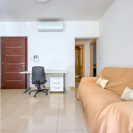 Spacious 1Br, Walk To Sliema & Waterfront Apartment *