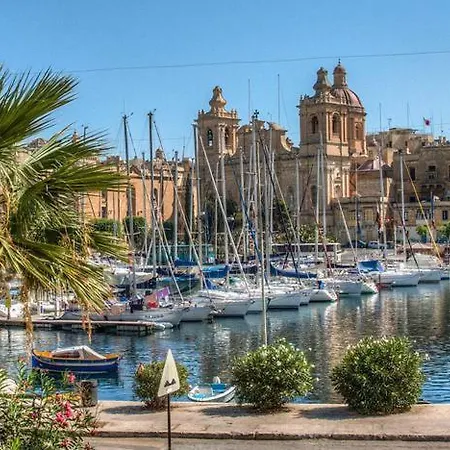 Spacious 1br, Walk To Sliema & Waterfront *