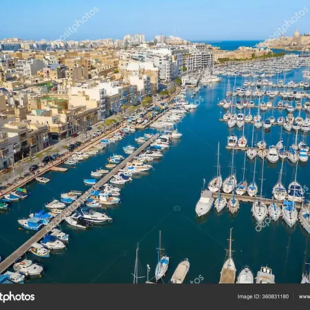 Spacious 1br, Walk To Sliema & Waterfront Appartement *