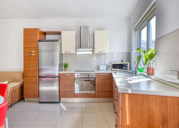 Near Promenade & Ferries Apartamento Tal-Hriereb