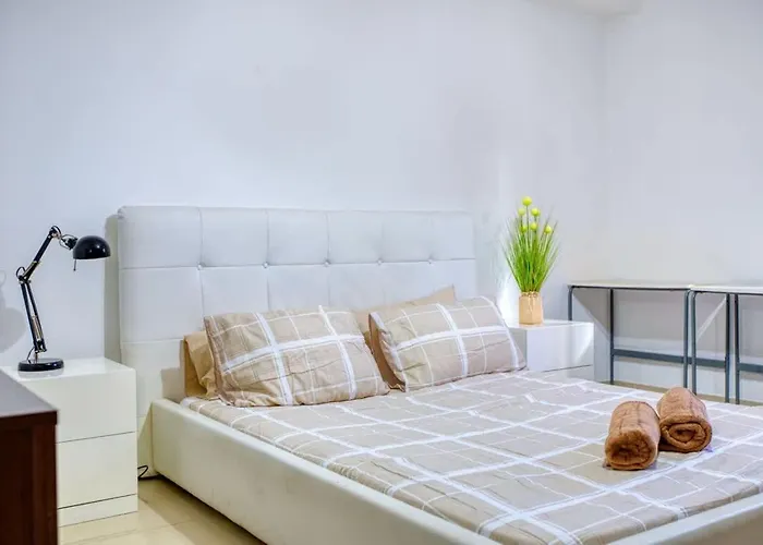 Near Promenade & Ferries Apartamento *